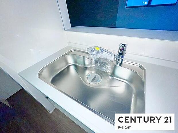 浄水器内蔵型のため、キッチン回りもスリムな印象です!