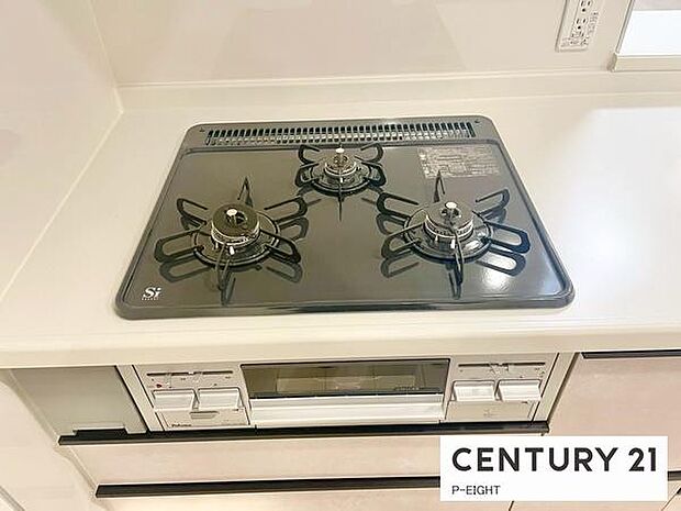 三口コンロで料理もはかどりますね！グリルもあります！