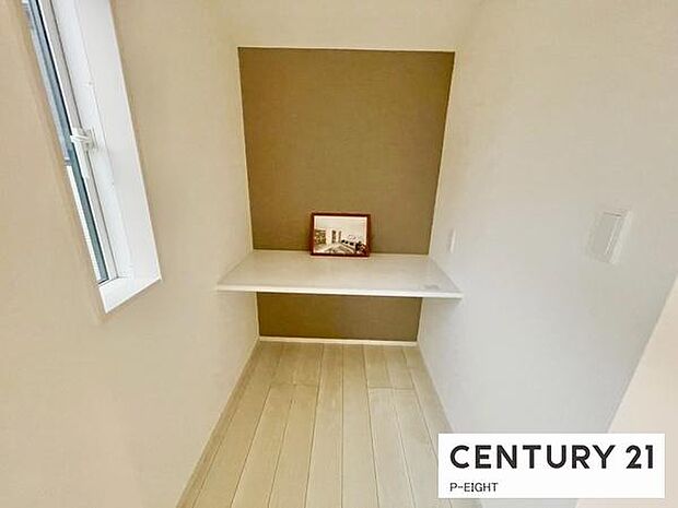 カウンターあり！勉強やテレワーク、物置に使えます！