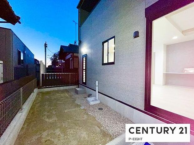 敷地内には自由に使える庭があります！