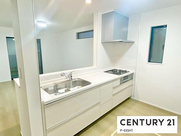 料理をしながらリビングを見渡せるつくりで、料理中も家族との会話がはずみます。