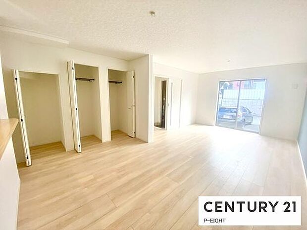 収納の多い広々としたリビングです！