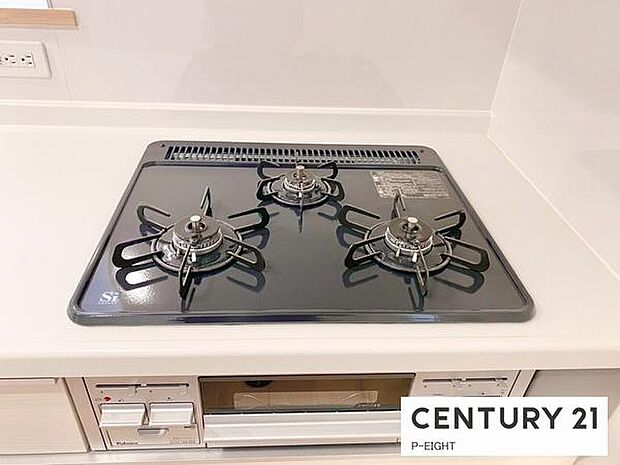 三口ガスコンロで料理もはかどりますね！グリルもあります！