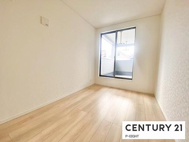 バルコニーに面している明るい部屋です!