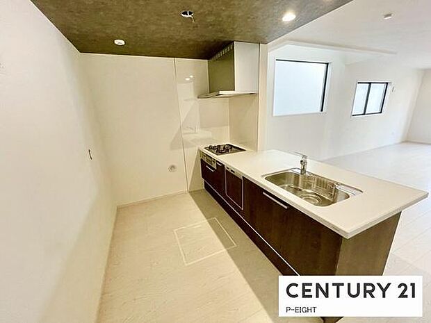 料理をしながらリビングを見渡せるつくりで、料理中も家族との会話がはずみます。