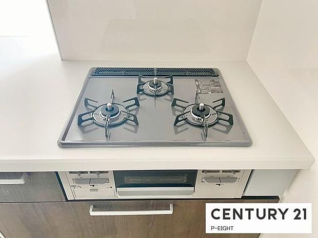 三口コンロで料理もはかどりますね！グリルもあります！