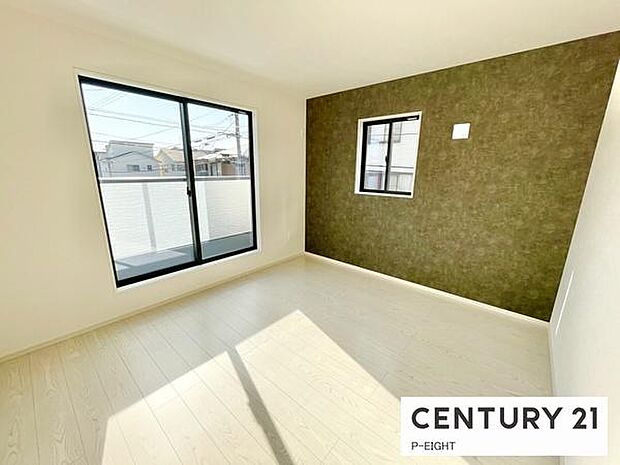 壁の色もアクセントとなりおしゃれな内装です！