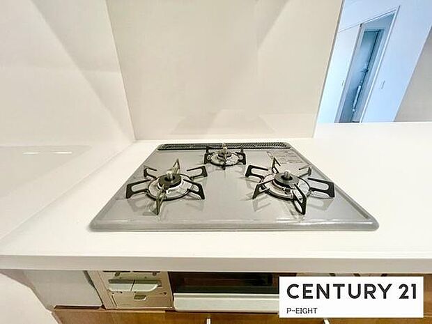 三口コンロで料理もはかどりますね!グリルもあります!