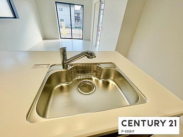 浄水器内蔵型のため、キッチン回りもスリムな印象です!