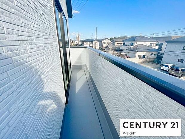 洗濯物は日当たりの良いバルコニーへ!