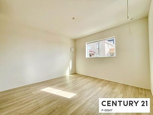 広々とした明るい部屋です!