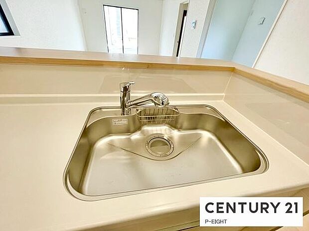 浄水器内蔵型のため、キッチン回りもスリムな印象です!