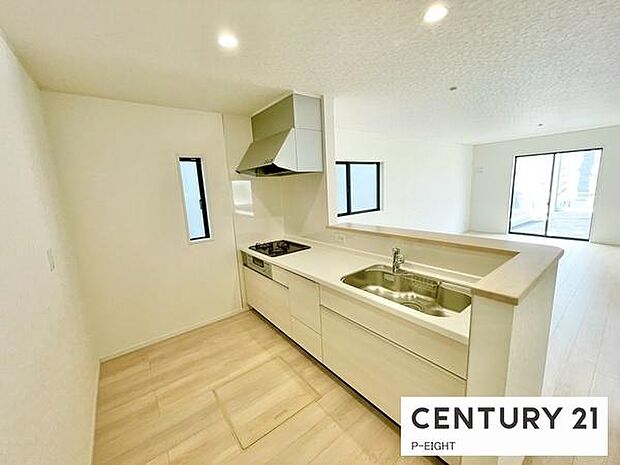 料理をしながらリビングを見渡せるつくりで、料理中も家族との会話がはずみます。