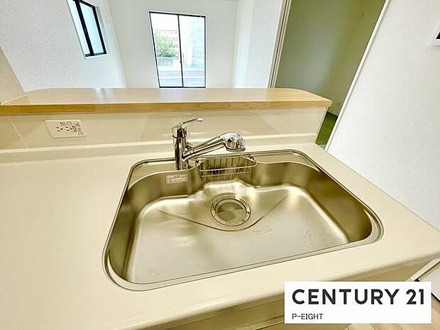 浄水器内蔵型のため、キッチン回りもスリムな印象です!