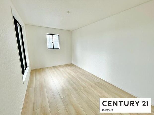 広々とした明るい部屋です!