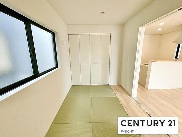 リビング横には使い勝手の良い和室があります!