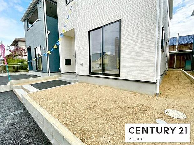 敷地内には自由に使える庭があります!