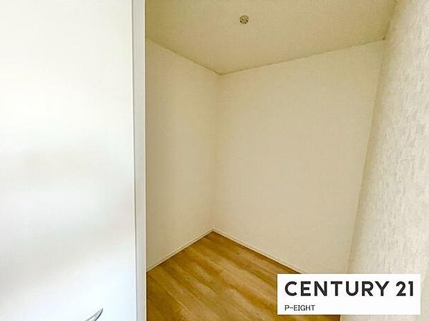 ウォークインクローゼットで楽々収納!