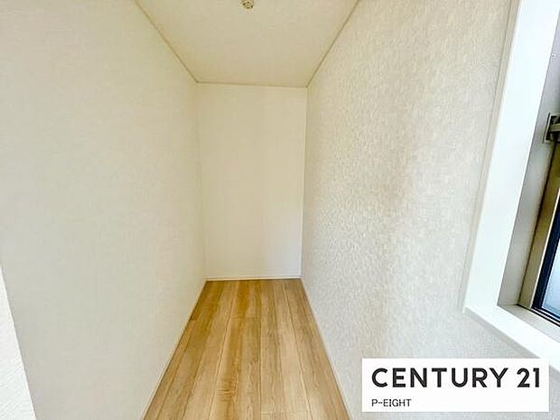 ウォークインクローゼットで楽々収納！