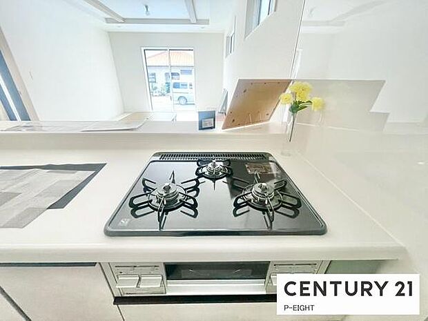 三口コンロで料理もはかどりますね！グリルもあります！