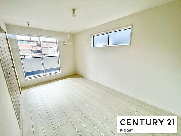 バルコニーに面している明るい部屋です！