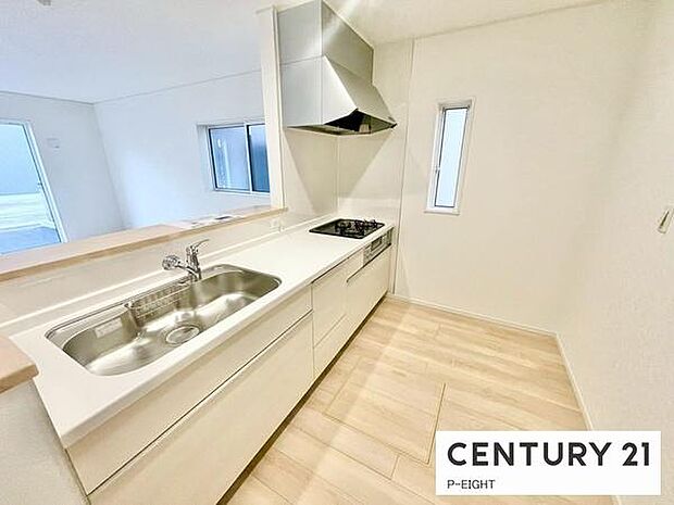 料理をしながらリビングを見渡せるつくりで、料理中も家族との会話がはずみます。