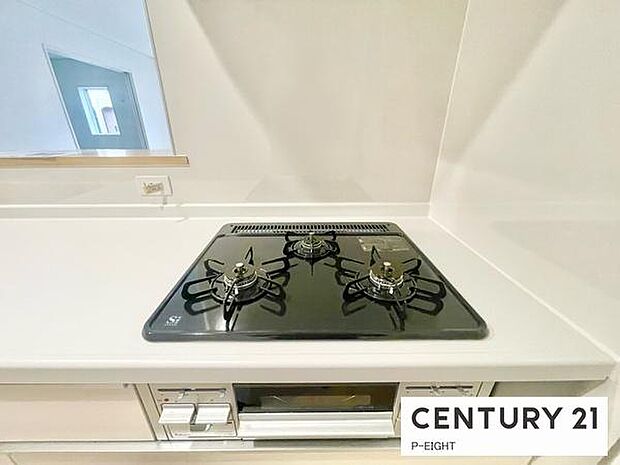 三口コンロで料理もはかどりますね!グリルもあります!