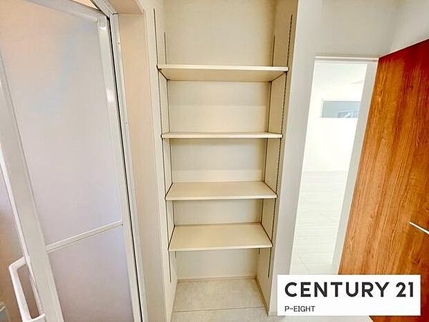 リネン収納できる可動棚もあります！