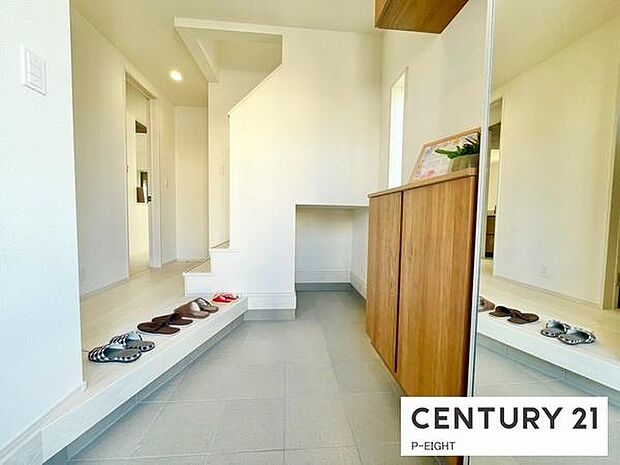 広々とした玄関で来客を受け入れます!