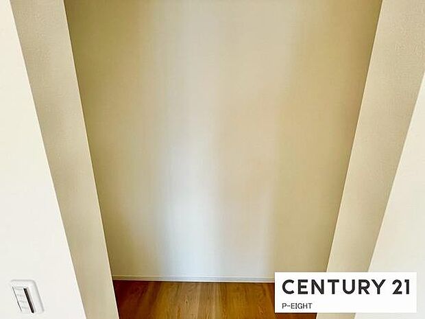 ウォークインクローゼットでたくさん収納できます!