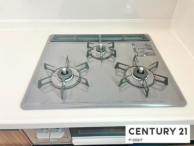 三口コンロで料理もはかどりますね！グリルもあります！