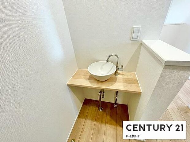 2階にセカンド洗面台あり！