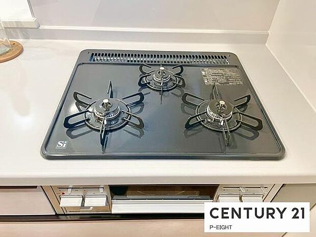 三口コンロで料理もはかどりますね！グリルもあります！
