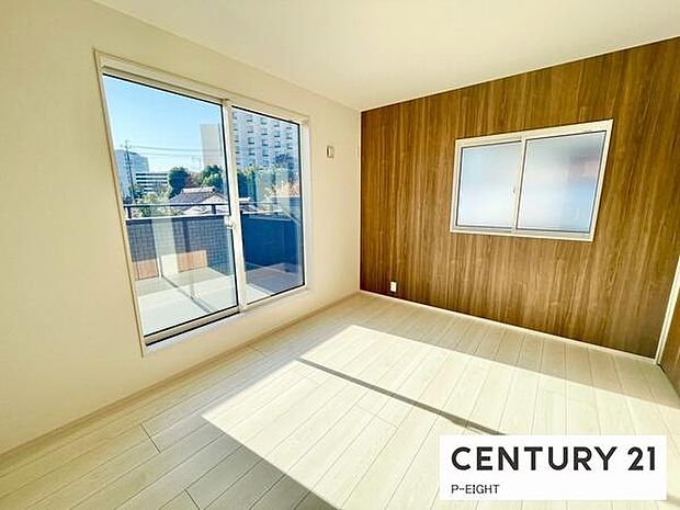 壁の色もアクセントとなりおしゃれな内装です!