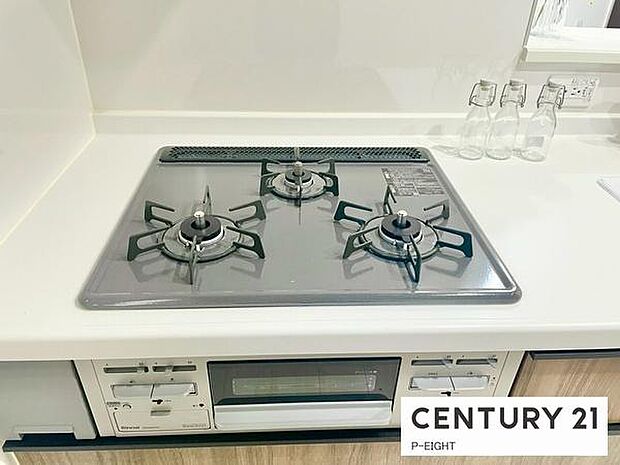 三口コンロで料理もはかどりますね!グリルもあります!