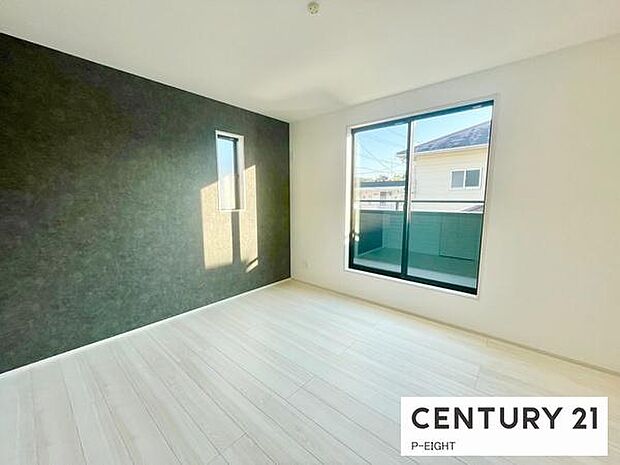 壁の色もアクセントとなりおしゃれな内装です!