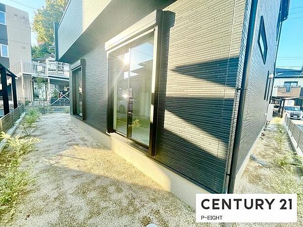 敷地内には自由に使える庭があります!