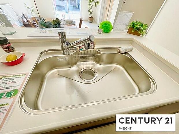 三口コンロで料理もはかどりますね！グリルもあります！