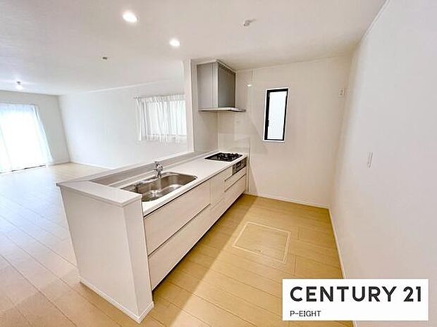 料理をしながらリビングを見渡せるつくりで、料理中も家族との会話がはずみます。