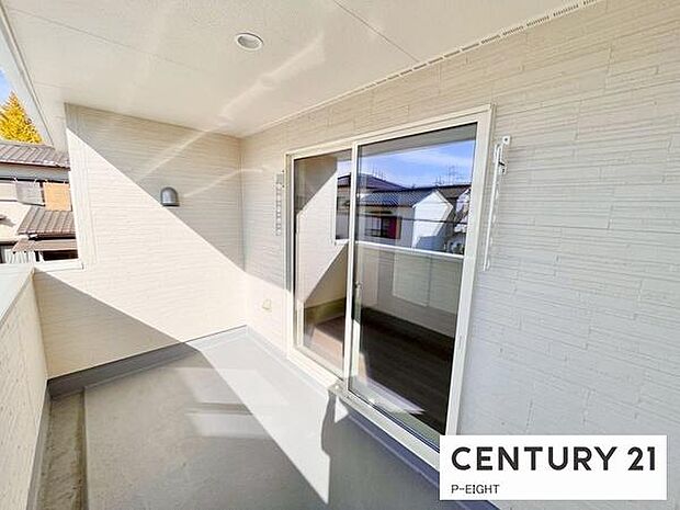 洗濯物は日当たりの良いバルコニーへ！