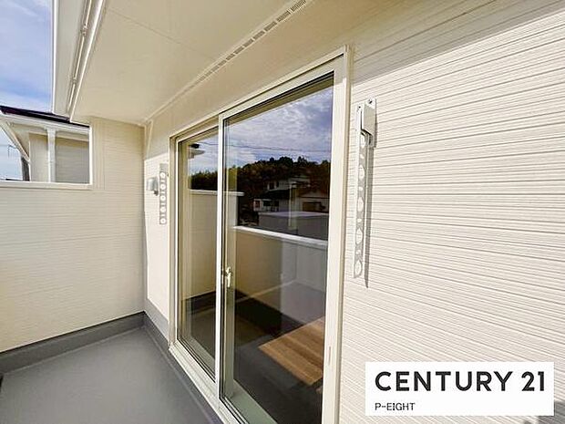 洗濯物は日当たりの良いバルコニーへ!