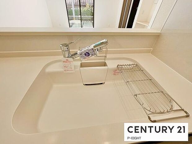 浄水器内蔵型のため、キッチン回りもスリムな印象です!