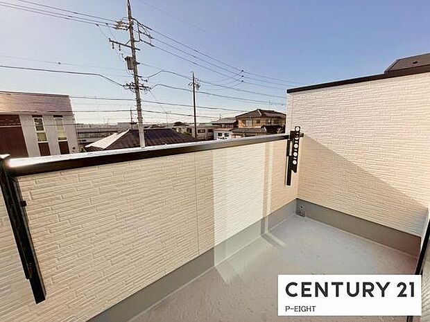 洗濯物は日当たりの良いバルコニーへ!