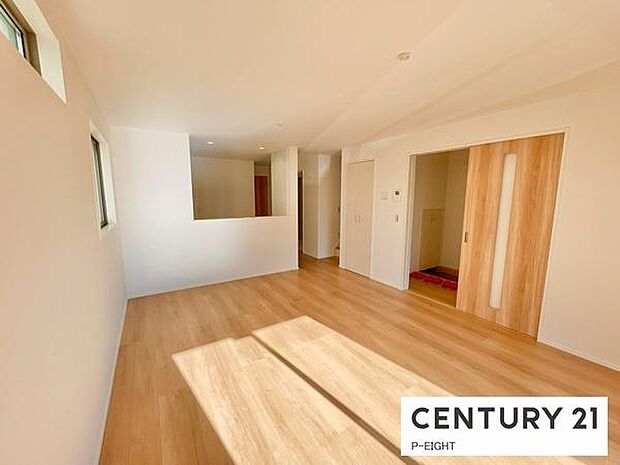 家族の笑い声が聞こえてきそうな、暖かい空間になっています。