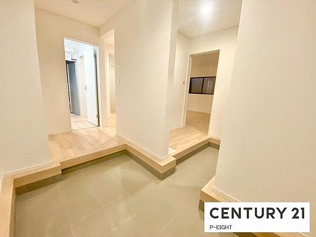 広々とした玄関で来客を受け入れます！