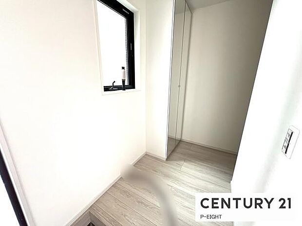 鏡付きシューズボックス付きです!