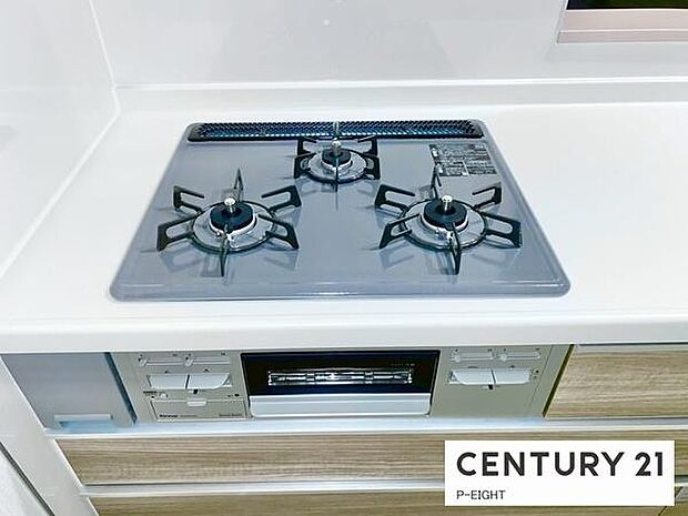 三口コンロで料理もはかどりますね！グリルもあります！