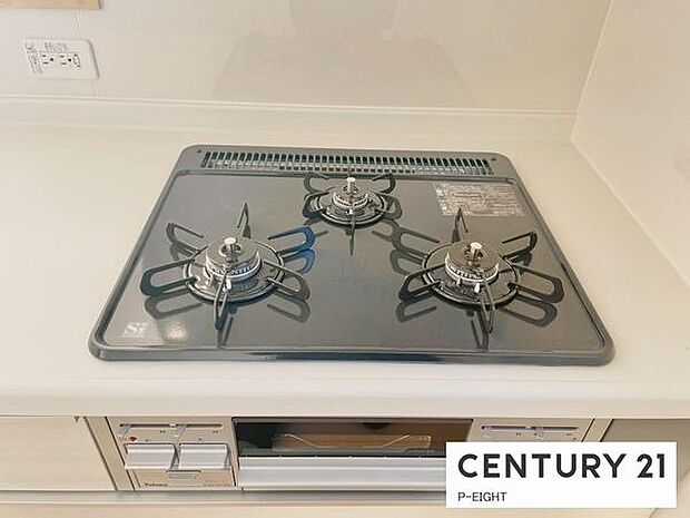 三口コンロで料理もはかどりますね！グリルもあります！