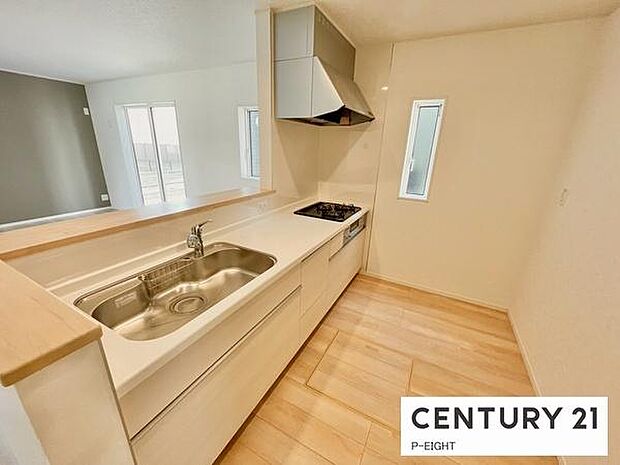 料理をしながらリビングを見渡せるつくりで、料理中も家族との会話がはずみます。