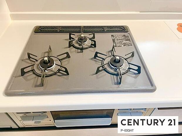 三口コンロで料理もはかどりますね！グリルもあります！